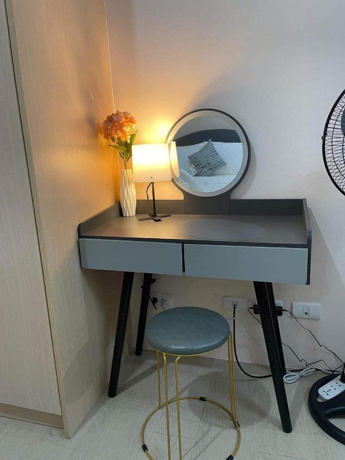 Studio Condo Building 81 Newport Boulevard Manila Exteriér fotografie